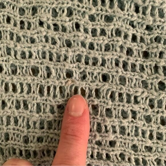 Billabong womens size medium oversized Crocheted oven weave crop top light blue - Picture 2 of 9